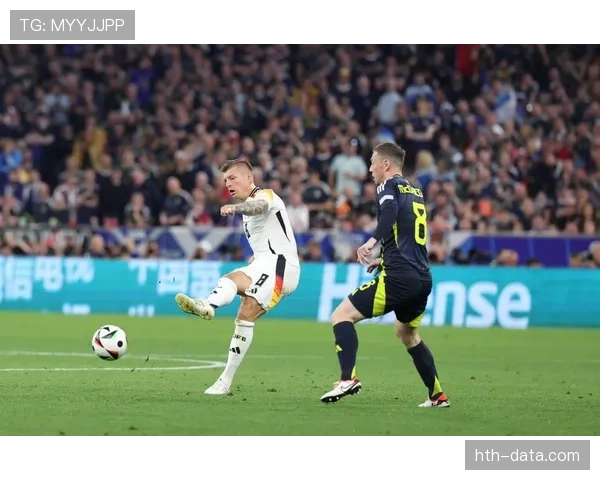 洛伦特展现技战术大师风范，中场掌控力重塑球队风格引瞩目