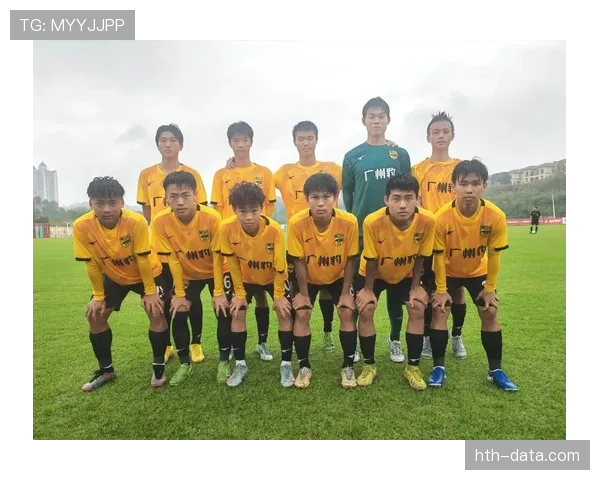 英格兰U17青年军在欧洲锦标赛中表现出色，充分展现未来足球的竞争力