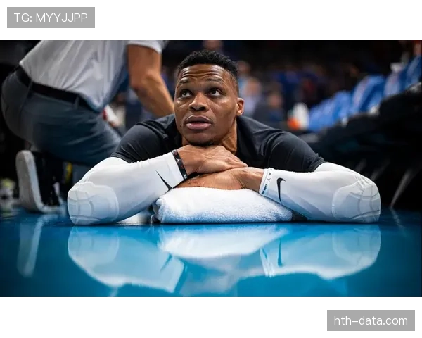 韦少赛场上火力全开，私底下却被宠妻到认人都害羞？